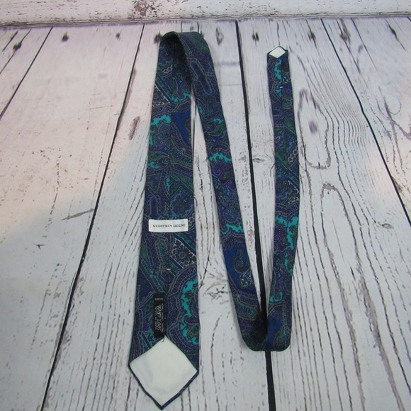 Geoffrey Beene blue & green paisley silk tie - Picture 3 of 5